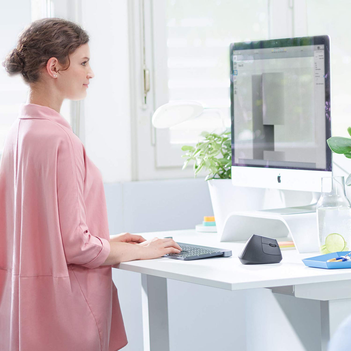 Logitech MX Vertical Wireless Mouse Ergonomic Design - Graphite