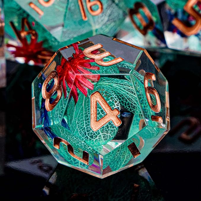 ARUOHHA DND Resin Dice Translucent Green Leaf Sharp Edged Dice Set with Box, 7pcs Flower Inclusions Polyhedral D and D Dice RPG Role Playing Game D20 D12 D10 D6