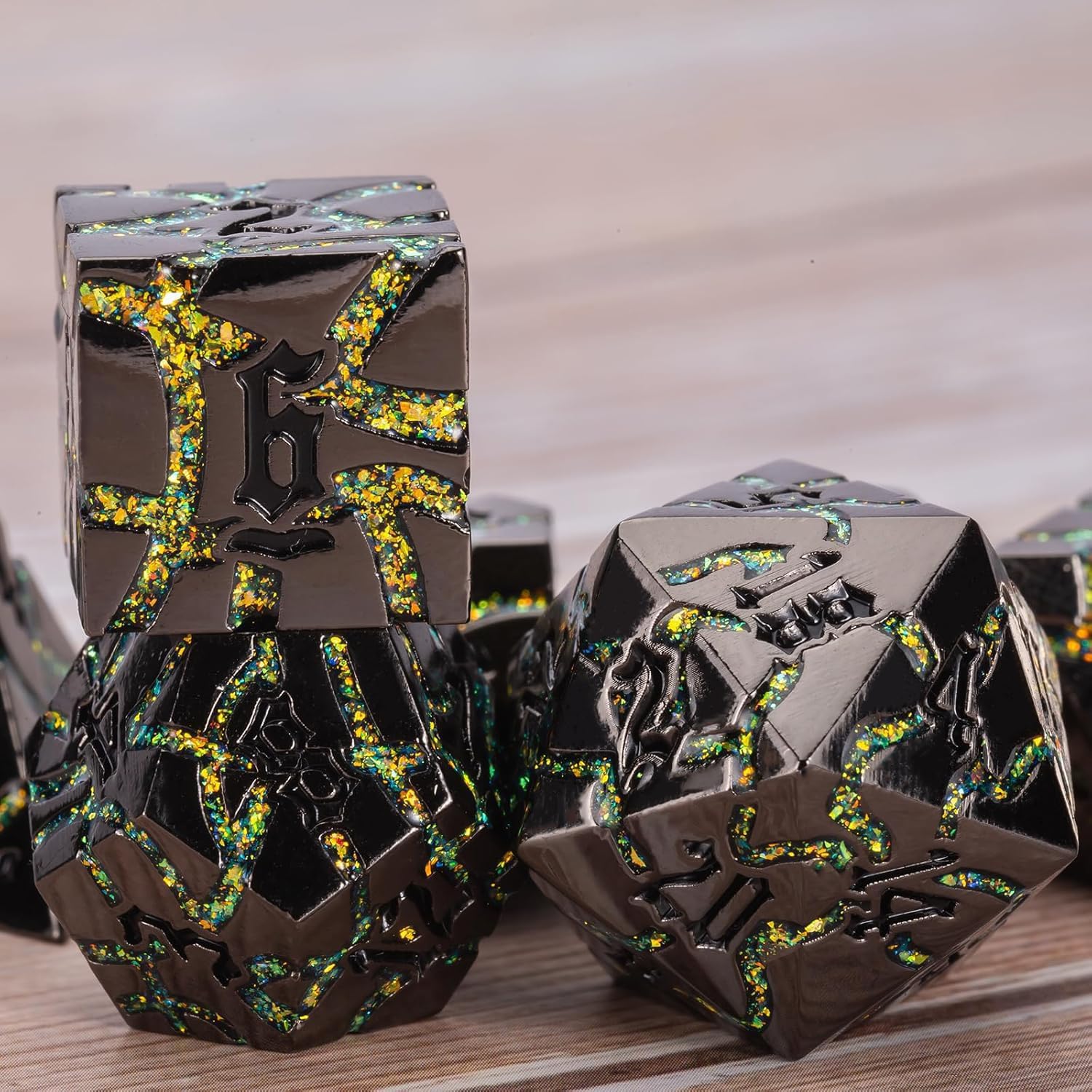 Maywin Cracked Rune Metal Dice Set for DND & RPG – Dark Fantasy Fractured Design, Premium Heavy Metal Polyhedral Dice with Deep Engraved Numbers, 7-Piece Set – Green Mystic Vein