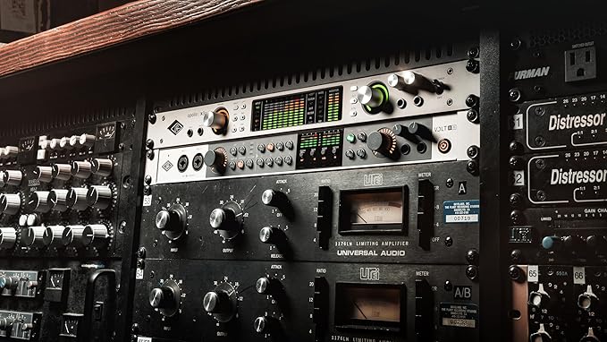 Universal Audio Volt 876 24x28 USB Audio Interface, Rack-Mount Style