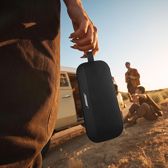 Bose SoundLink Flex Portable Bluetooth Speaker (2nd Gen), Portable Outdoor Speaker with Hi-Fi Audio, Up to 12 Hours Battery Life, Waterproof and Dustproof, Black