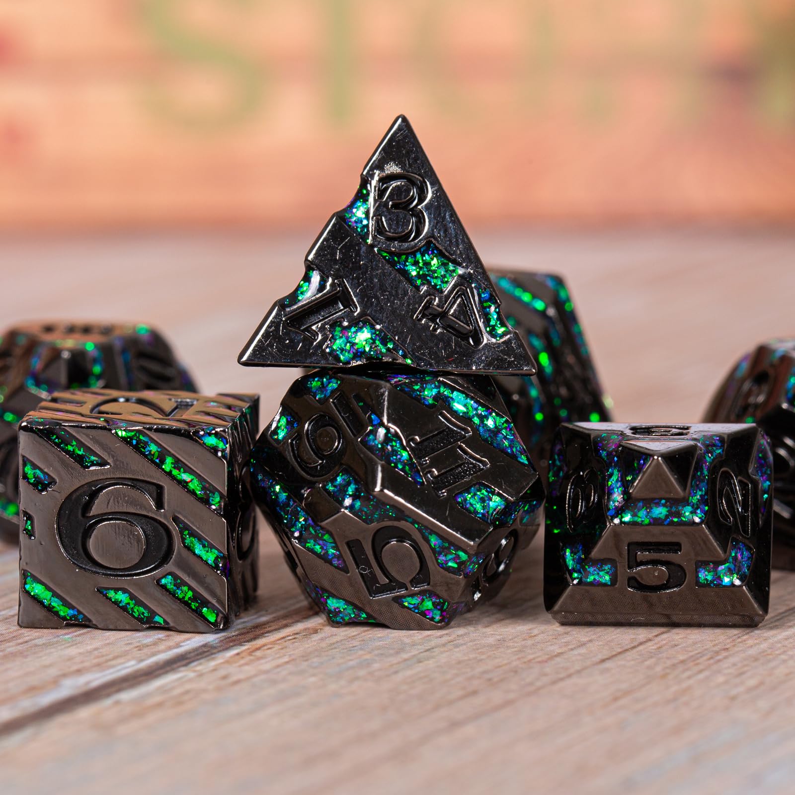 Maywin Metal Dice Set with Inlay Design, Heavy Zinc Alloy DND Dice for RPG & Tabletop Gaming