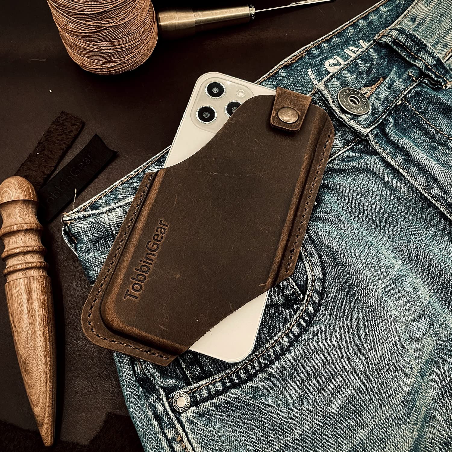 TobbinGear Leather Cell Phone Holster with Belt Clip, Universal Phone Holster for Men Belt Holder, Leather Case for iPhone, Samsung Galaxy Phones, Dark Brown, Large